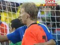 视频：荷兰VS巴西10-15分钟 海廷加犯规染黄