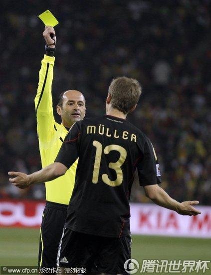 图文:加纳VS德国 穆勒领到黄牌_2010南非世界杯