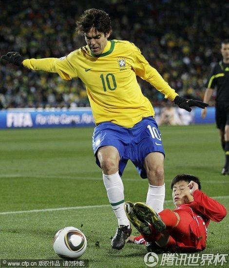 图文:巴西VS朝鲜 卡卡受伤病困扰_世界杯图片