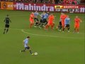 高清视频：乌拉圭绝妙任意球配合 佩雷拉破门