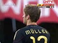 视频：穆勒防守不慎手球染黄 无缘下场比赛