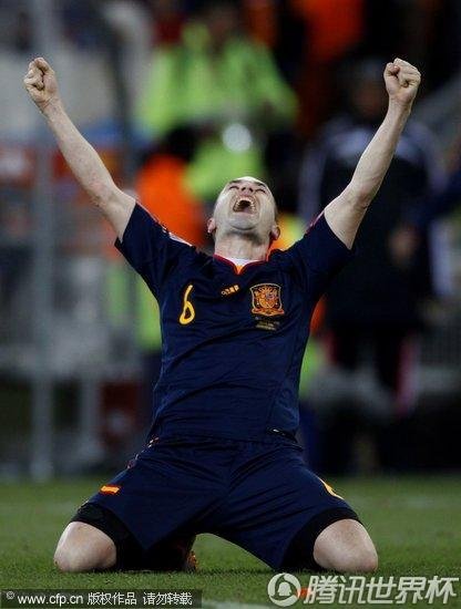 图文:荷兰0-1西班牙 伊涅斯塔庆祝_世界杯图片