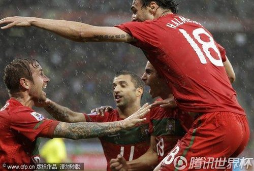图文:葡萄牙VS朝鲜 球员进球狂喜_2010南非世界杯
