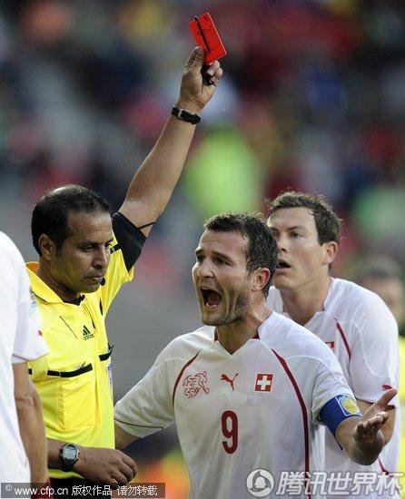图文:智利1-0瑞士 贝赫拉米被红牌罚下_世界杯