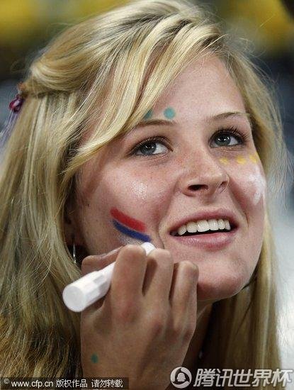 图文:澳大利亚VS塞尔维亚 东欧美女_2010南非