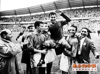 南方都市报:南非世界杯 谁会捧得金靴?