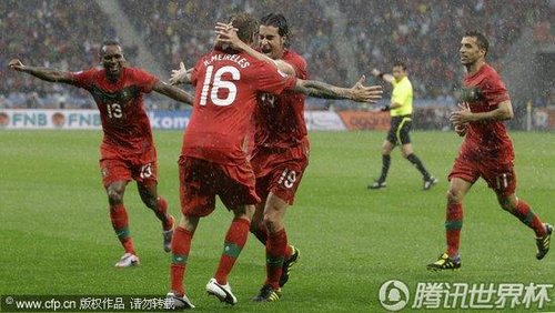 图文:葡萄牙VS朝鲜 葡萄牙欢庆进球_2010南非
