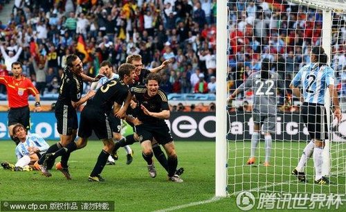 图文:阿根廷0-4德国 德国队员庆祝