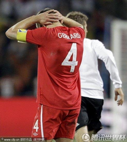 图文:德国4-1英格兰 杰拉德抱头沉思_世界杯图