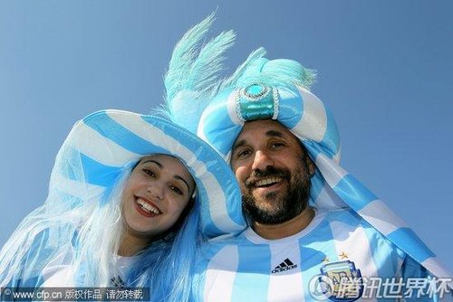 图文:阿根廷vs尼日利亚 潘帕斯美女风情万种_b