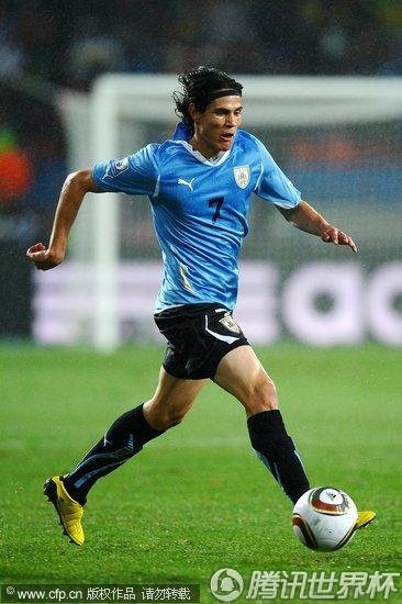 图文:乌拉圭2-1韩国 乌拉圭前锋卡瓦尼_2010南