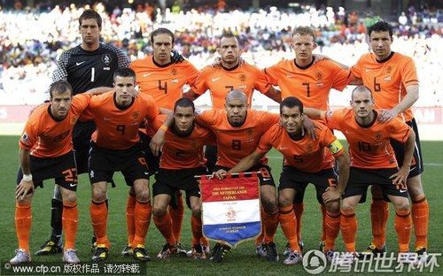 图文:荷兰VS日本 荷兰队首发_2010南非世界杯