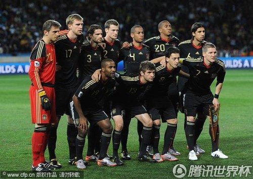 图文:德国3-2乌拉圭 德国队首发阵容_2010南非
