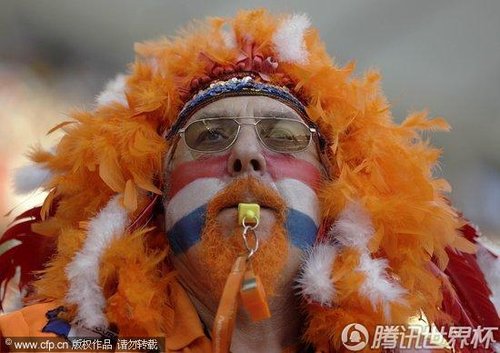 图文:荷兰vs斯洛伐克 球迷入场助威(14)_世界杯