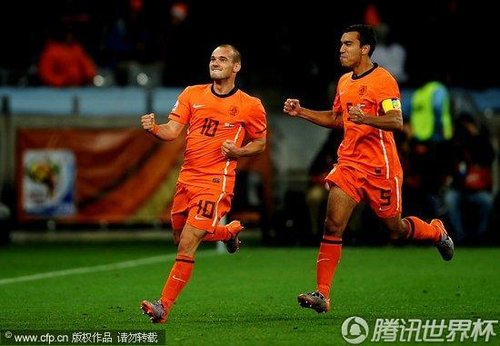 图文:乌拉圭VS荷兰 斯内的振臂欢呼_世界杯图