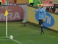 视频：乌拉圭战术角球传中 加纳后卫奋力顶出