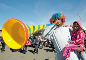 重庆晨报:世界杯加油武器 Vuvuzela威力十足