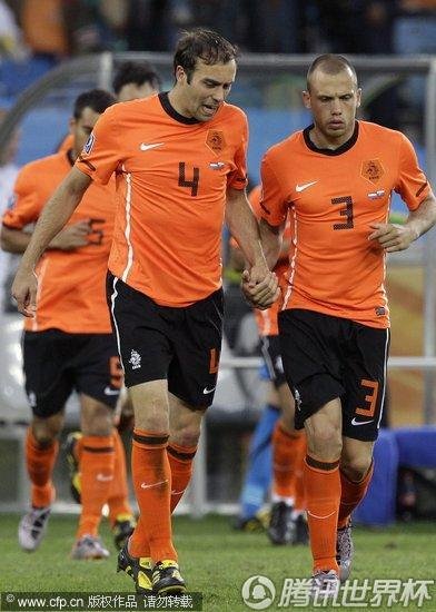 图文:荷兰VS斯洛伐克 中场休息_2010南非世界杯