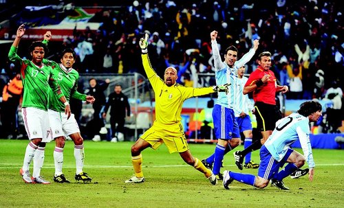 体坛周报:为何拒绝高科技?_2010南非世界杯