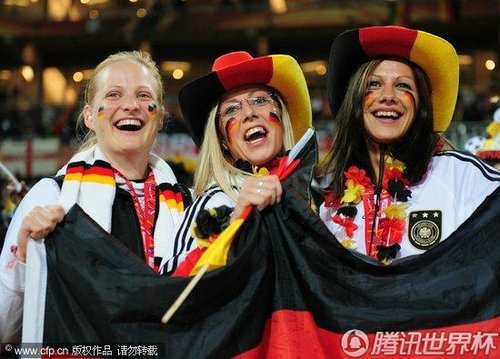 图文:加纳0-1德国 德国队美女球迷_世界杯图片