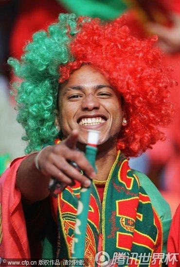 图文:科特迪瓦VS葡萄牙 球迷酷似纳尼_世界杯