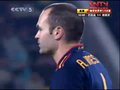 视频：巴拉圭中场凶狠拦截 贝隆背后推倒小白