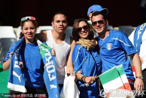 图文:意大利VS新西兰 意大利帅哥美女_世界杯