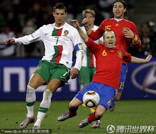 小白表情痛苦扑倒