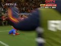高清视频：哈维绝妙脚后跟传球 比利亚挑射破门