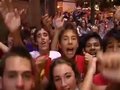 视频：西班牙球迷狂热庆祝 激动心情难以言喻