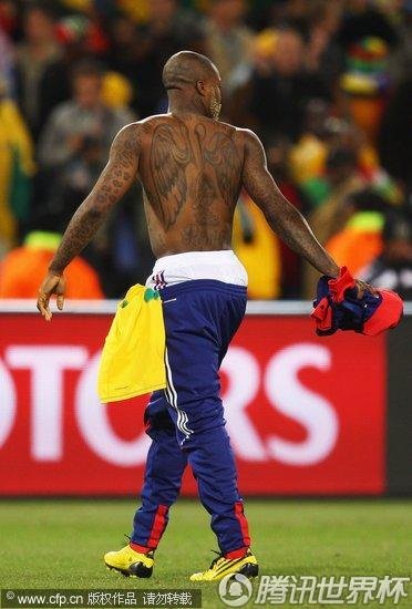 图文:法国1-2南非 西塞天使纹身_世界杯图片