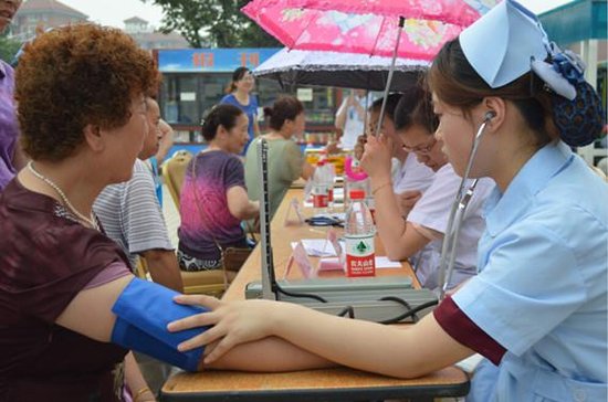 碧桂园感恩父亲节 免费义诊送健康活动圆满落幕_房产_腾讯网