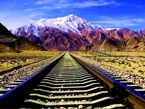 新疆铁路畅览南疆旅游专列加开8列_频道-乌