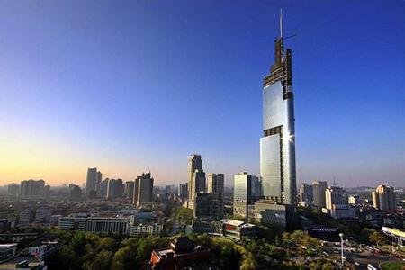 南京700多家工地全部停工 市民称空气质量转好