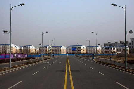 中国最富城市成鬼城 大量楼盘停工房价暴跌_频