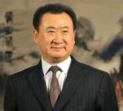 土豪首领待遇:英使馆亲自上门为王健林办签证