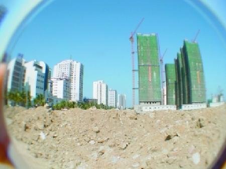 南京土地新政三箭齐发 首推限地价竞配建模式