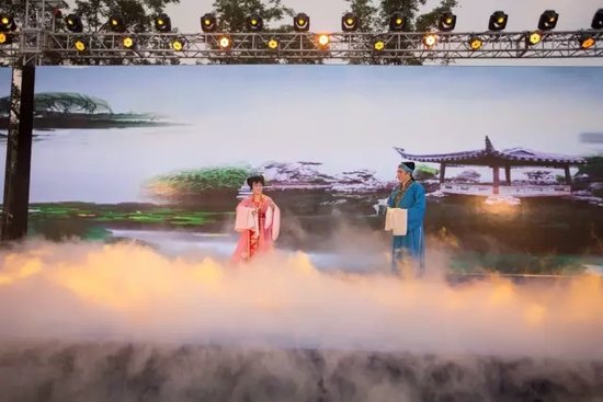 ＃史上最美520＃全无锡今夜无眠！万人狂欢闪耀锡山