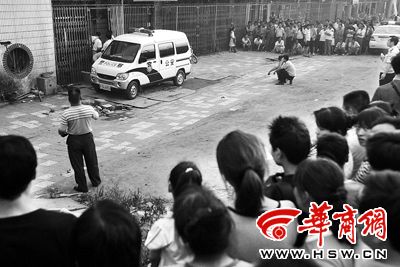 西安男子杀死妻子情夫 要求的哥拉自己去自首