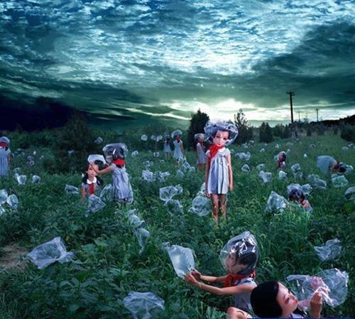 胆小勿进！惊悚的00后小女孩写真
