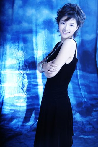 央视<em>朝闻天下</em>变脸 陕西籍<em>女主播</em>胡蝶惊艳亮相