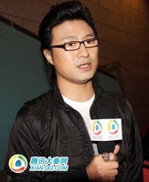 组图:从鲍家街走出的汪峰信仰在空中飘扬