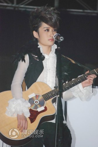 曾轶可《狮子座》成绝唱? 坚称没有抄袭(图)_娱