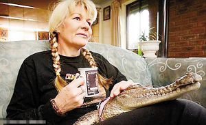 澳大利亚一女子为养宠物鳄鱼决定与丈夫离婚