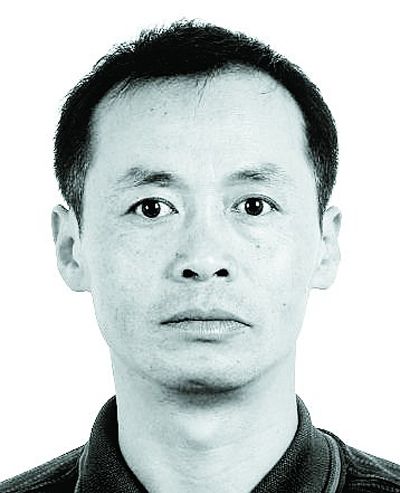 <em>身份证号</em>:522523195610130012)