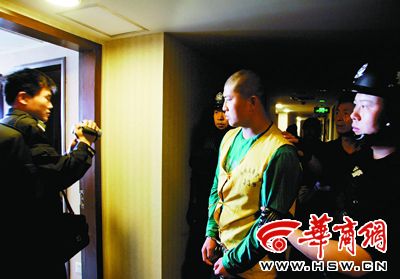 90万债务引命案 凶手杀人分尸装三皮箱(图)