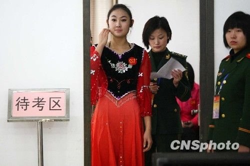 北京首次采用面试招<em>女兵</em> 内容包括才艺(图)_国
