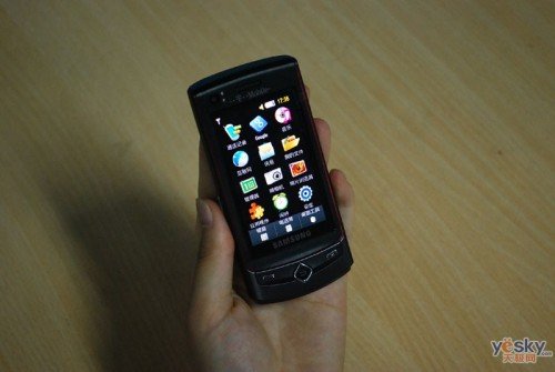 谁与我争锋 欧冠十大热门队vs十款热门手机_潮