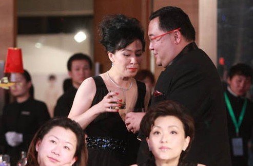 刘嘉玲借酒与<em>杨澜老公</em>纠缠 杨澜 眼不见为净 _