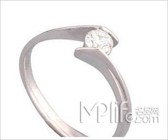 盘点最不牢固的6种钻戒款式_婚嫁珠宝